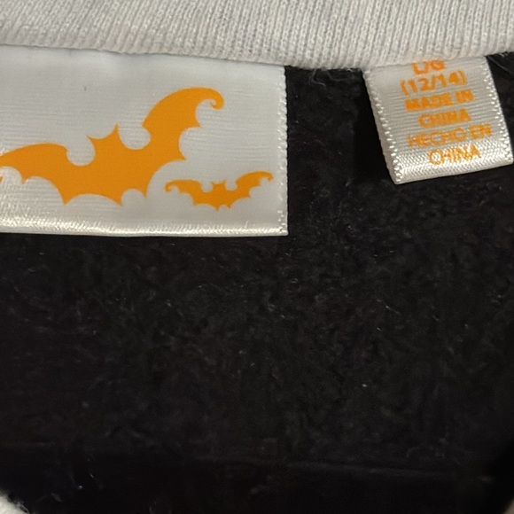 Halloween Long-sleeve Sweatshirt Size Large in Women's - Picture 5 of 6